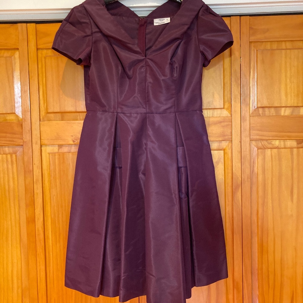 Prada Taffeta Pleated Short Sleeve Formal Plum Color Dress Size 46 Made in Italy